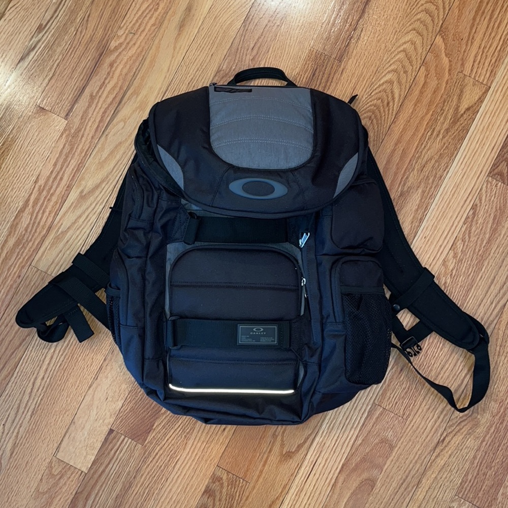 Oakley Backpack - Like New Condition!
